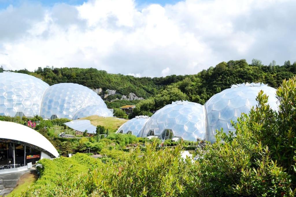 סנט אוסטל White Eden - Explore Cornwall From A Comfy Central Appartment מראה חיצוני תמונה