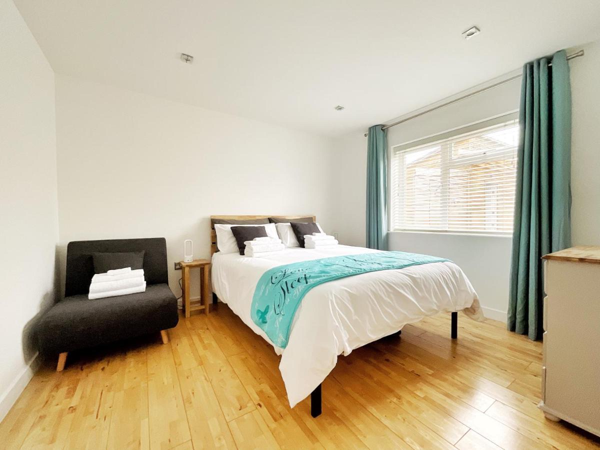 סנט אוסטל White Eden - Explore Cornwall From A Comfy Central Appartment מראה חיצוני תמונה