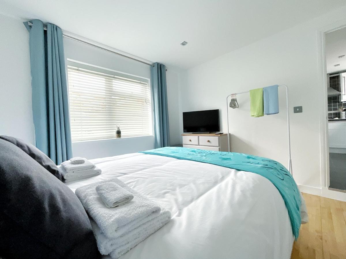 סנט אוסטל White Eden - Explore Cornwall From A Comfy Central Appartment מראה חיצוני תמונה